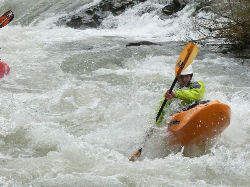 Exagerar fenómeno Florecer Diver River Curso de Iniciación al Kayak de aguas bravas - Diver River